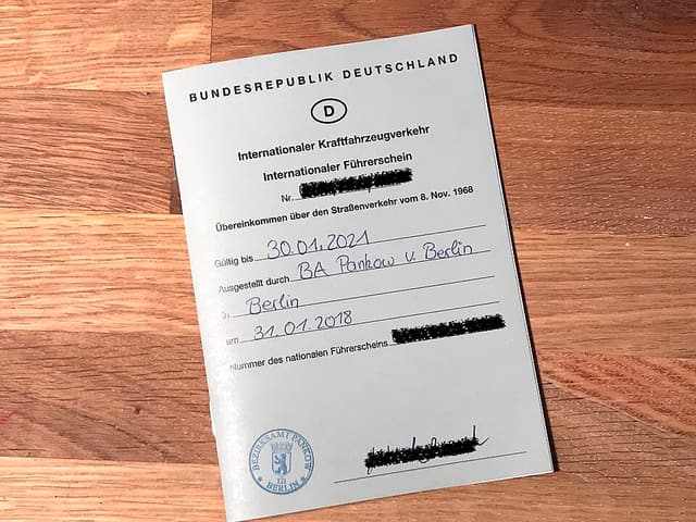 Intl Driving License - Booklet